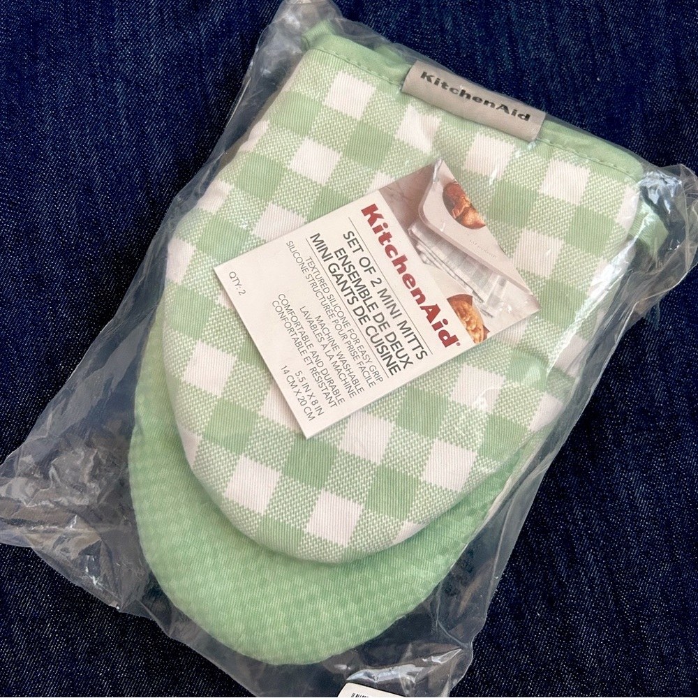 KitchenAid Gingham Print Mini Oven Mitts - Picture 2 of 2
